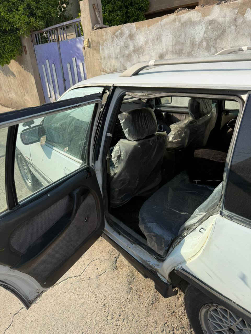 سلام عليكم
اوبل اوميكا استيشن 
موديل ١٩٩٢ اوتوماتيك 
سنويه جديد لحد ٢٠٣٠
سياره مال بيت نضيفه 
كلشي على وضع الشركه سياره فول اتوماتيك 
شاشه كاربلاي 
السعر ٢٧ ومجال العنوان كركوك القادسيه الثانيه مقابل حلويات الحلواني 
للاستفسار ***********
