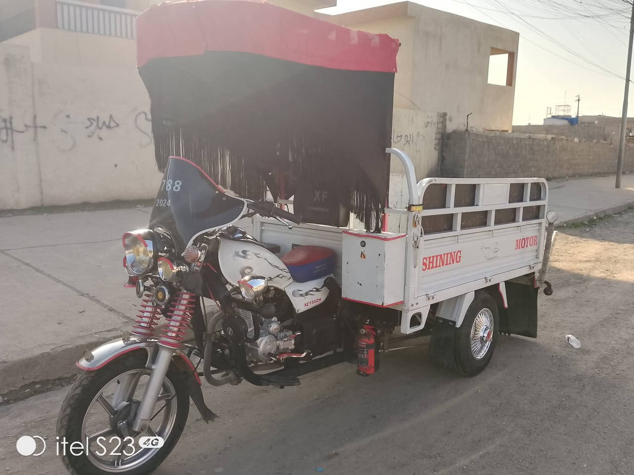 السلام عليكم ستوته للبيع موديل 2025 مكينة 2025 مكينة ما مفتوحه شاصي مامكسور وايرمنيه كلها شغاله سلف شغال السعر مليون 800 المكان موصل حي القدس رقم الهاتف ***********/***********
