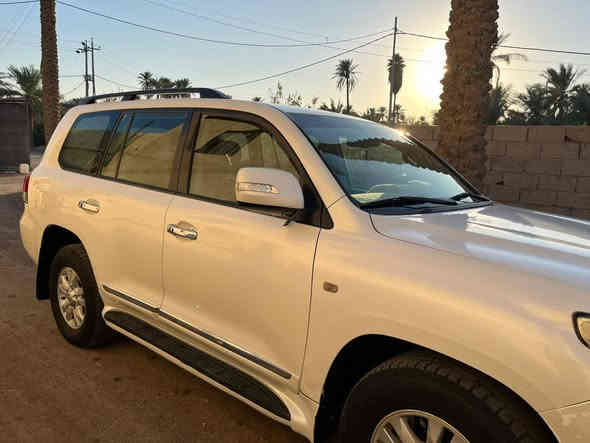 السلام عليكم 
سيارة لاندكروزر موديل 2010 للبيع 
كامل مواصفات فوول الفول 
السيارة كفالة عامة 
للاستفسار اكثر الاتصال على الرقم التالي 
***********
