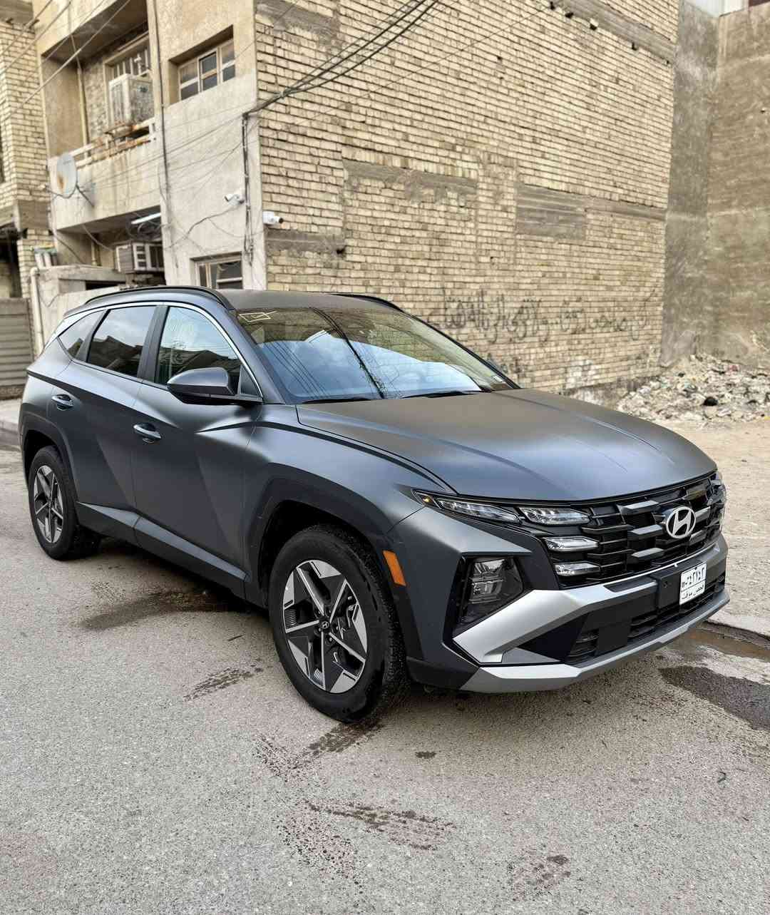 توسان 2025 وارد امريكي
دخول جديد بأسمي بتاريخ : 2025/1/23 
السيارة جديدة ماشية 7000 ميل فقط

🛑حادث السيارة صبغ باب خلف سايق فقط 
ليبل واحد بدون تبديل وبدون دواخل

✅ موصفات السيارة ✅
-بصمة تشغيل عن بعد
-فول تحكم ستيرن 
- شاشة كبيرة متصله 
-شاشة دجتال
-كامرة خلفية دوارة 
-سايد بريك كهربائي
-تحكم كشنات كهرباء 
-نظام دفع AWD 
-لايت زنون ثلجي
-ويل كاب مميز حجم 19
- رادار نقطة العمياء
-رادار تحديد مسار 
-نظام قيادة ذاتية 
-نظام تثبيت السرعة 
-شاشة لتحكم نظام تبريد 
-شحن هاتف لاسلكي 
-محرك حجم 2500cc
-تبريد قطعتين 
-حاملة اكواب 
-صندوك كهربائي 

📍مكانها بغداد الدورة
السعر $208 ورقة بدون رقم 
الاتصال ☎️ ‭0770 963 3108‬ 

‭0780 758 9782‬ ☎️.          .
