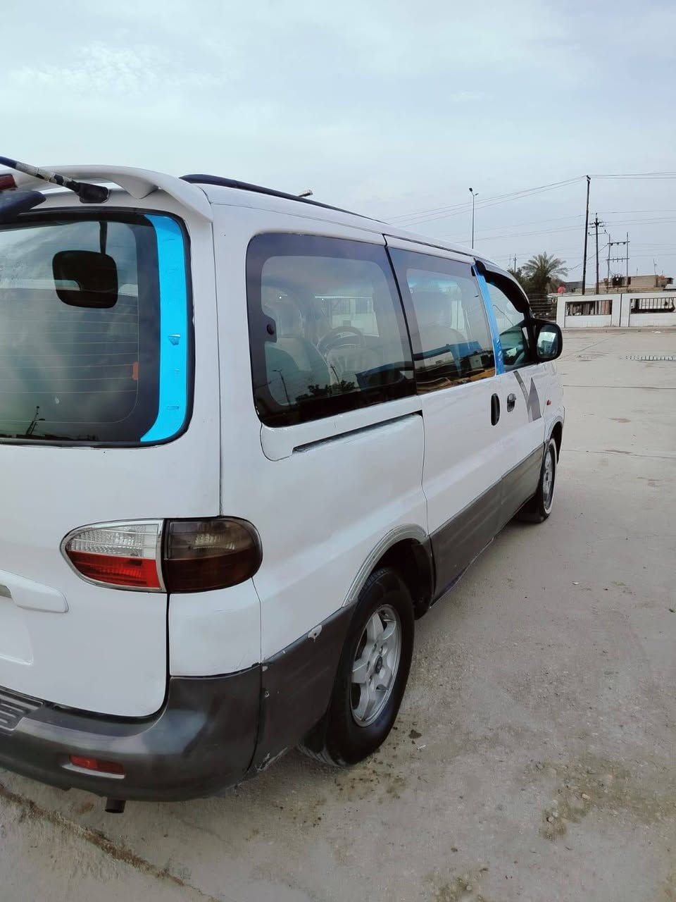 السلام عليكم 
ستاركس موديل 2000 خصوصي رقم ديالى انكليزي
محرك مسكر جديد شرط لا تبخير ولا تنقيص 
كير اوتماتيك حداديه جديده
مكفوله كفاله من الضربه 
مصبوغه قرار مرور 
تبريد ثلج 
شواصي بلاد ماعدا واحد بي تعمير جدا بسيط 
سياره جاهزه من كلشي 
ومكفوله من أي خياس 
السعر 78
المكان بابل 
***********
