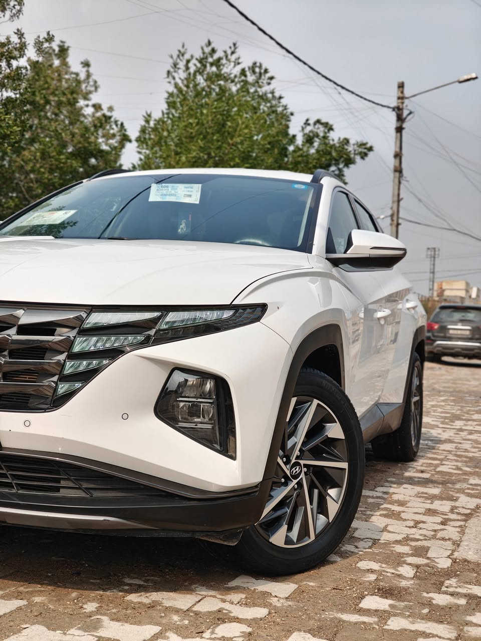 سلام عليكم
توسان 
خليجيه
موديل 2024
كفاله عامه 
فول مواصفات
 من عدا البنراما
مواصفات
مكينه 2.0 دوش 
بصمه 
بصمه ابواب
تشغيل عن بعد
شاشه اصليه 
نضام اوتو هولد
اشاير ترحيب 
اشاير ب المري 
اريل نفكيتر
سبير منازل 
ماشيه 18 الف 
داخل ابيض 
مري كهرباء 
بردات خلفيه
هاند بريك بصمه
مقاعد كهرباء 2
 فول تحكم ستيرن 
تبريد قطعتين 
حساس امامي 
حساس خلفي 
كامره دواره 
شاحن موبايل 
وايرلس
بعد بيها  هواي  موصفات 
رقم بغداد مشروع وطني
مكاني بغداد 
ه‍ ***********
