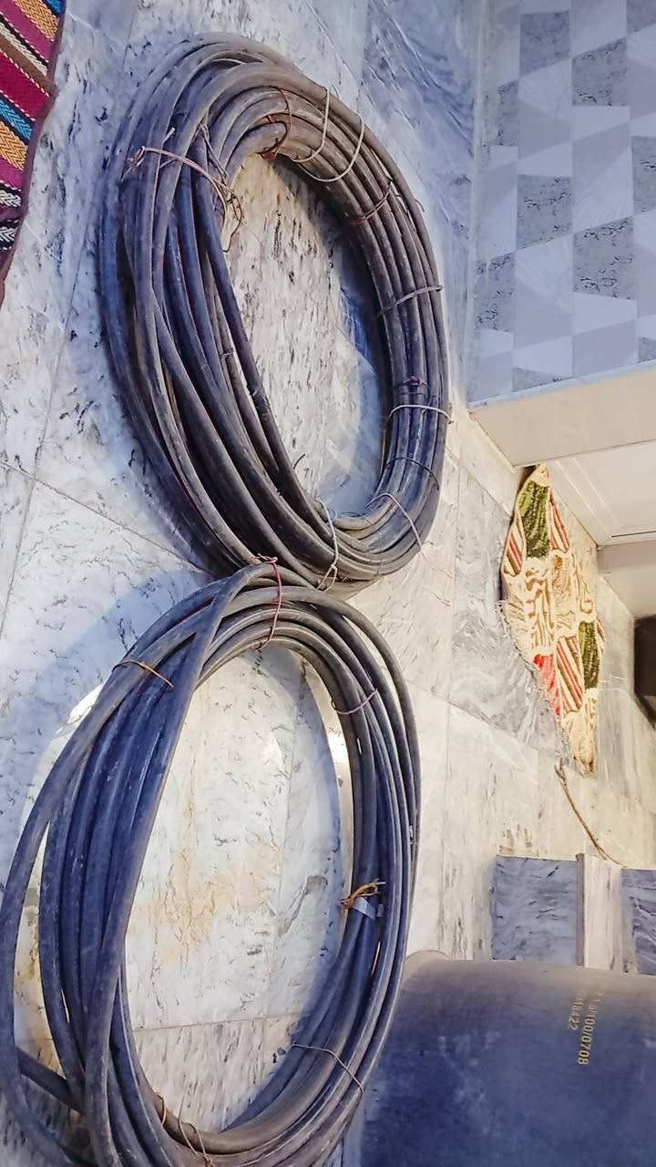 صوندت ماء دفن ام النص 
طولهه 85 متر
***********
