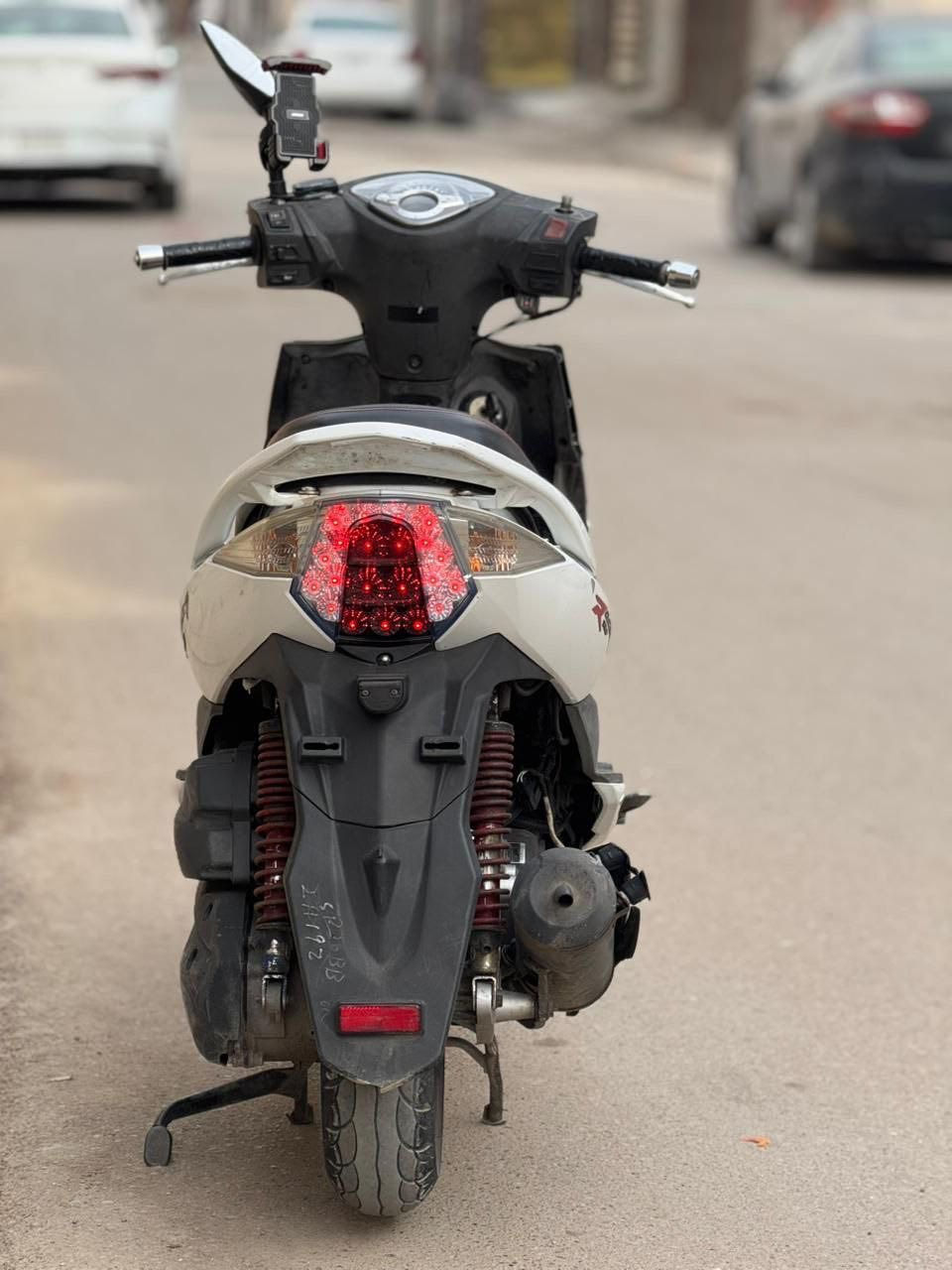 من رخصت الادمن دراجه كامكو رايسنك 125كفاله عامه من الطول لطول  خير من الله شلعه معدل مكفوله من التنقيص وتبخير كهربائيات شغله كله دراجه نصبته حلوه ***********
