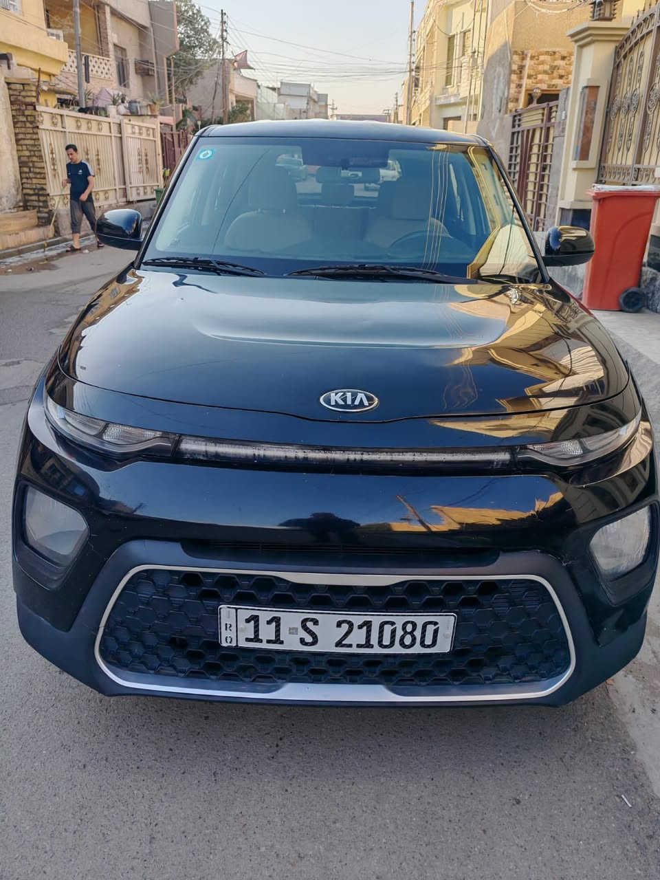 سلام عليكم كيا صور موديل
للبيع وبسعر مناسب جدا..
 2021 باسمي رقم بغداد موصفات السياره شاشه كبيره تحكمات داخل ابيض إطفاء ذاتي
 سياره مسويلها صيانه جديده منظومه لايت جديد بلكات اصليه فيت بام منظومه احتراق باتري دسكات زوج تايرات امامي  مكان السياره بغداد  حي الاعلام السياره بدون لغود وبدون شواصي 
البنيد تبديل وباب السايق صبغ
***********
 السعر 123 وبي مجال بسيط حك الجيه
