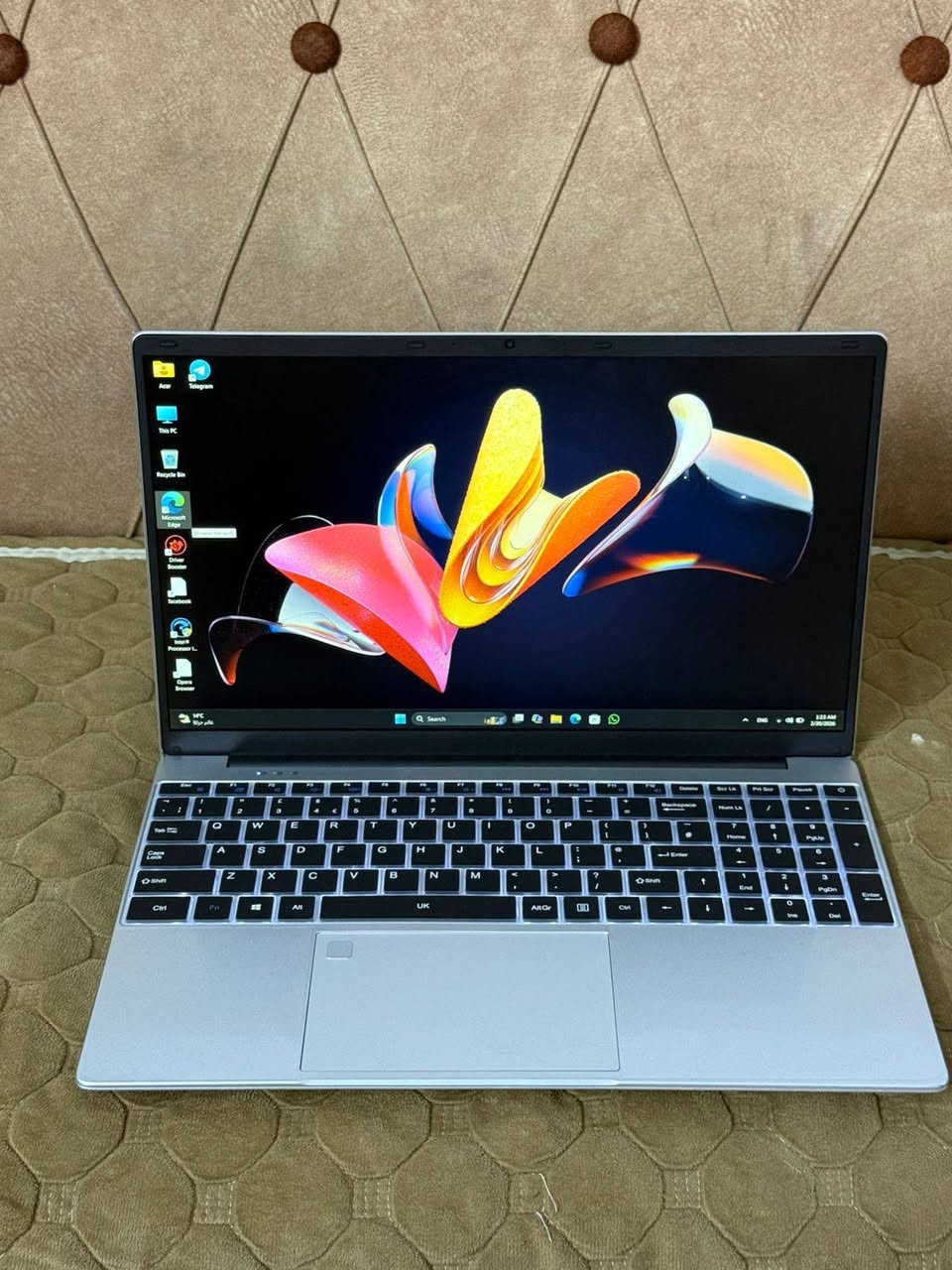 السلام عليكم
لابتوب جديد لوك غير مستخدم 
المعالج :: intel N150  جيل 12
الرام ::16   ddr4
SSD:::;  1 تيرا
كارت شاشه داخلي::  8 كيكه 
حجم الشاشه:: 15.6
كيبورد RGB
وندوز 11 برو


**إذا كنت صاحب هذا الإعلان وتريد حذفه لأي سبب، رجاءا أرسل رسالة إلى الدعم الفني**