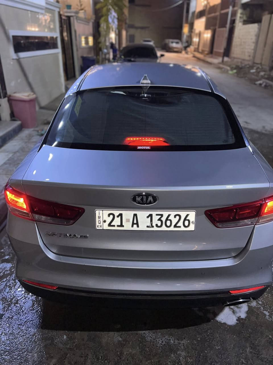السلام عليكم كيا اوبتيما 2018 se  وارد امريكي   ماشيه 117 نصف فول  راداررات اشاير بل مري  انضمت قياده تحكمات ستيرن السياره  محرك كير كفاله عامه مكينه 2400 GDI علفحص احلى من الصور   الضرر ( جاملغ وباب راجع علبارد) معروضه ب 140 وبيه مجال مكاني بغداد الشعب  ***********
