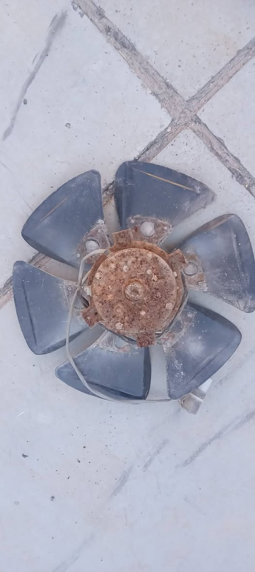 يوجد ماطور مبرده عدد ٣ واحد مال مبرده حجم ٢ ونص كلش نضيف سرعتين  ب ٣٥ والثاني مال مبرده حجم الف الصغيره يكعد داخل السربس ب ٢٠ والثالث مال مبرده داخليه هوه والريشه مالته كامل ٣ سرع ب ٣٥ الحريه حي السلام


**إذا كنت صاحب هذا الإعلان وتريد حذفه لأي سبب، رجاءا أرسل رسالة إلى الدعم الفني**