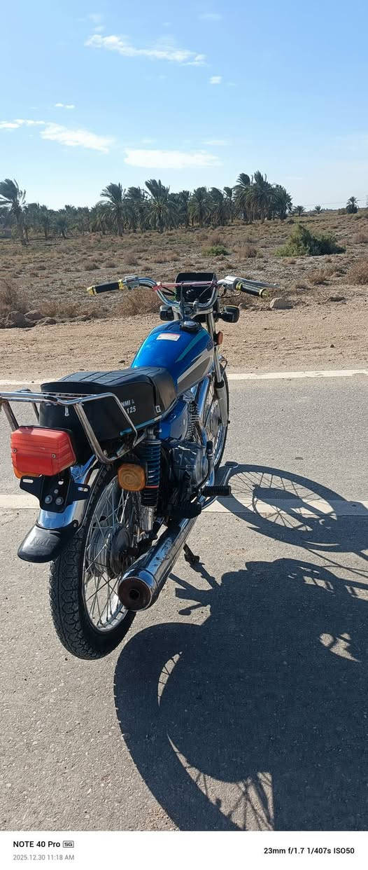 سلام عليكم  دراجة ايراني نامه متياز التعميره من طول لطول اصلي بس الشاصي ولمكينه امتياز دراجة كامله من طول شقله تجي وتشوف بعينك الدراجة مفتوحه الفصله ترعد رعيد بيهء رقم شاصي وبليته مكفوله من السرقه500 وبيهء مجال حك الجيه البصره قضاء الدير ***********
