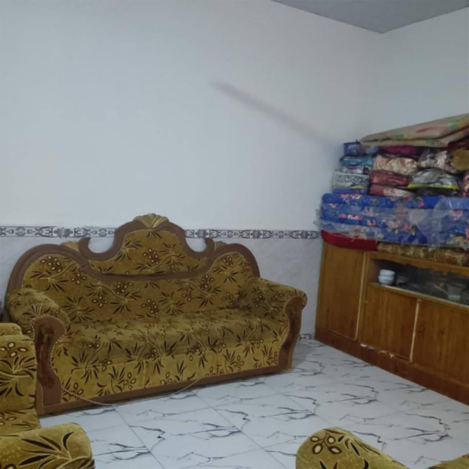 السلام عليكم يوجد بيت لليجار  
بيت 100متر  طابق ونص 
✨ موقع البيت حي النداء  منطقة ال50

سعر الايجار 350
باقي الاستفسارات ***********
