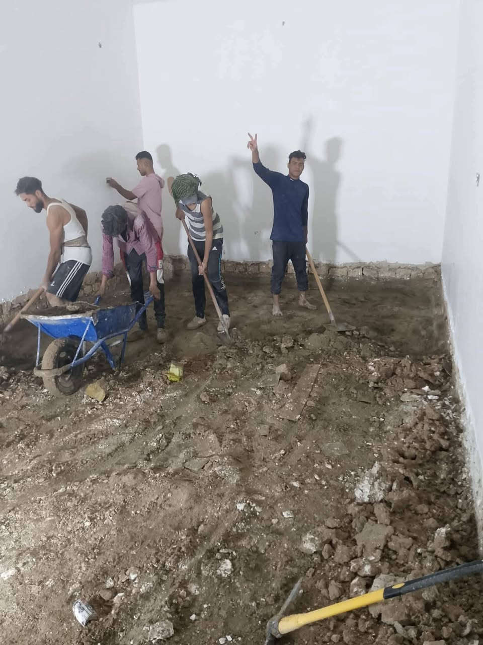 سلام عليكم  / يوجد كادر عمل جاهز  تصعيد مواد  / تنضيف بيوت  / تفليش  / تكشيط  / دفن نهري  / شقلنه ليل ونهار  / وماعليك بكلشي تاخذ شقل جاهز مني  / ومعداتنه جاهز وسياره تجيك للبيت ماعليك بس تصال على رقم/  ، ***********
