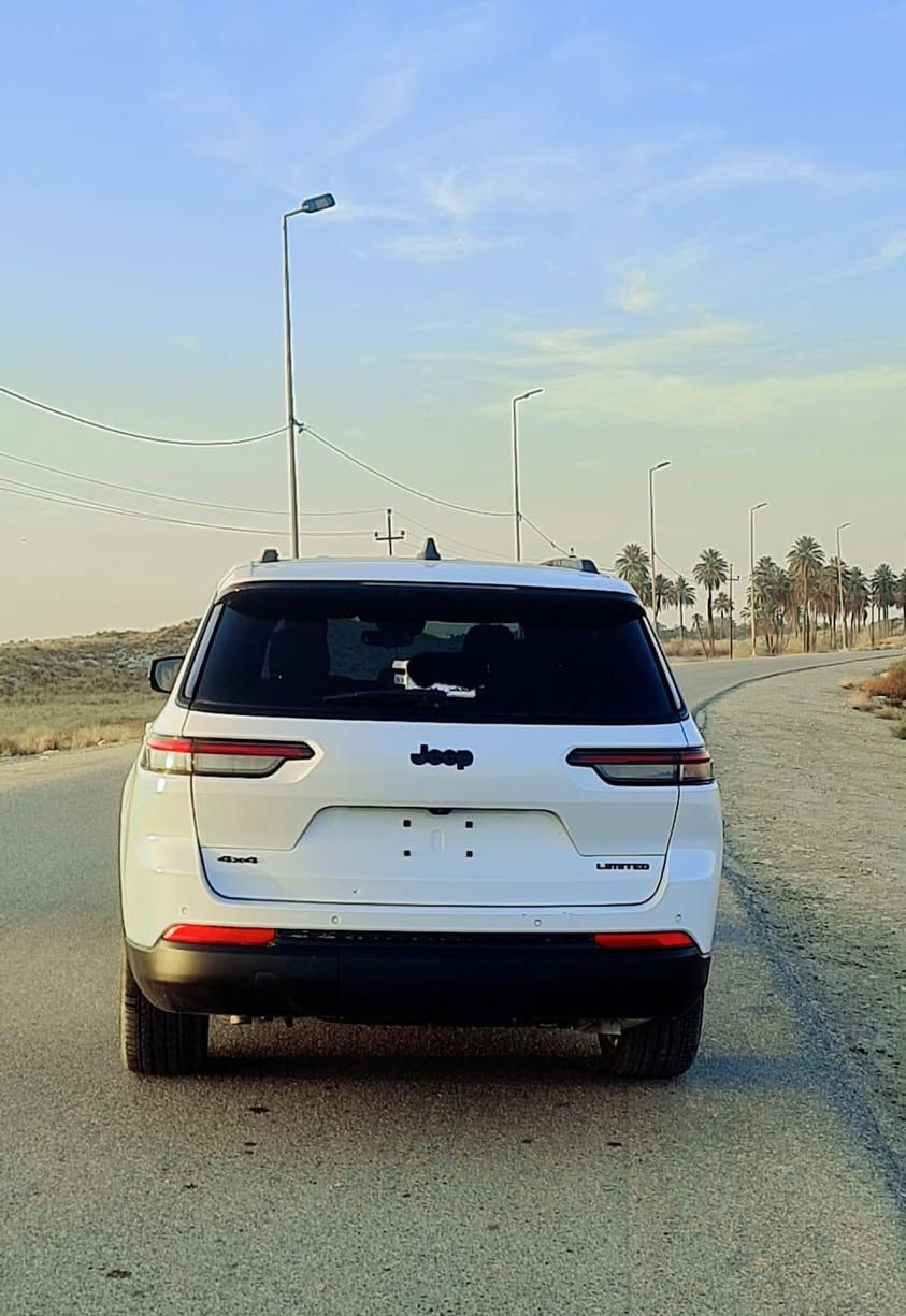 بسم الله.
جيب كراند شيروكي لمتد
7 راكب. L كشن متصل.

ماشيه ١٠ الاف 

السيارة جديده فول مواصفات.

تم استبدال بابين الجهة اليمنة ب أبواب أصلية و طبله التاير الخلفي. 

للبيع بدون أرقام. التفاصيل داخل الصور. 

السعر ٣١٠ ورقة. 

المكان / الحله 

***********
