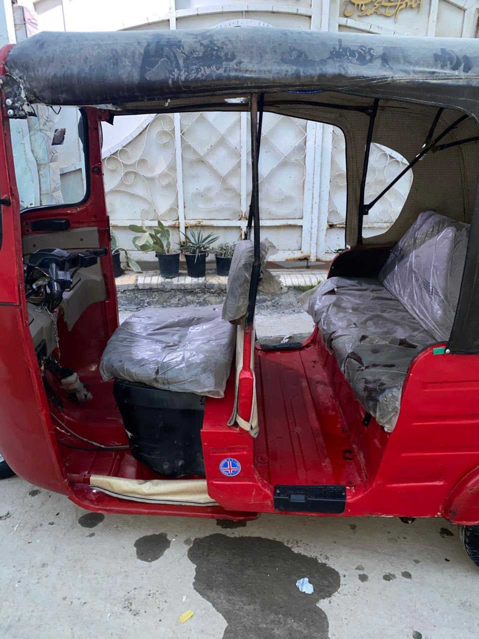 لسلام عليكم للبيع موديل 18 رقم انكليزي جديد *********** التكتك معمره جديد ومكينه حلوه قبل شهرين مجفته لاتنقيص ولا تبخير كاعيات جدد دراجه مال واحد يريد يشتغل عله باب لله 
سعره 3900 وبيه مجال قليل مكاني الحمزه الغربي
