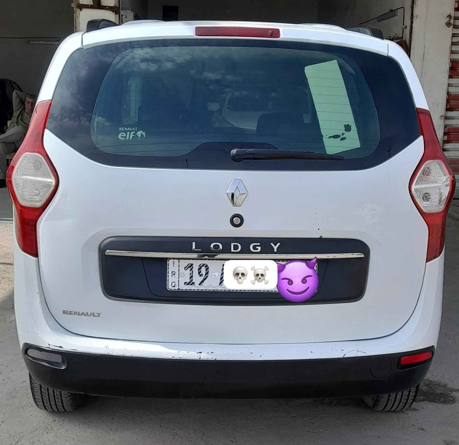 سلام عليكم ... 
للبيع... رينو لودجي فرنسي
 7 ... راكب
  لون ... ابيض
 موديل..  2019 
ممشاها..  ٢٠٠ الف ك قابلة للزيادة 
رقم .. كربلاء انكليزي الجديد مشروع وطني حرة تحويل مباشر سنوية تنتهي بشهر ال ٤ بسمي 
غرفته نضيفة ٩٥% 
كهربائيات شغالة 
كَير خير من الله  مكينة 1600 اقتصادية 
حدادية جديدة 
تخم تاير جديد 
بدون صبغ فقط اماكن بارد تجي تاخذ سونار  
معروضة ب سعر 100 وبيه مجال حك الجية 
للأستفسار اكثر اتصال او واتس اب  ع رقم ***********
