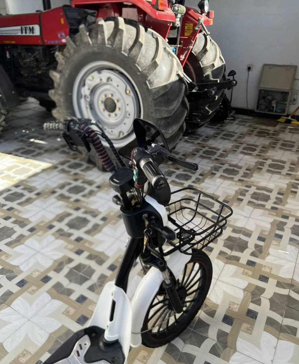 سلام عليكم دراجة شحن موديل ٢٤ كامله مكمله بطاريات جدد شرط الفحص بلباكيت قبل يومين شديتهن الاصليات  كهربائيات كلهة شغاله مابيه اي نقص أخت الجديدة مكاني ديالى بعقوبه السعر ٢٢٥
رقم الهاتف *********** موجود خاص واتساب ماسنجر
