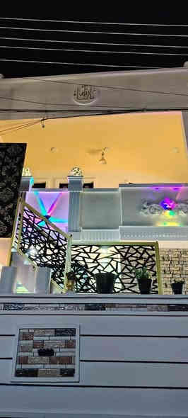 سلام عليكم شقه للإيجار 
متكونه من مطبخ او صاله وغرفه نوم واستقبال ومنور و حمامات 
بناء جديد الشقه 
لعنوان لرمادي لخمسه كيلو حي زيتون 
السعر 300 او بيها مجال 
للاستفسار اتصال على لرقم / *********** الرمادي
