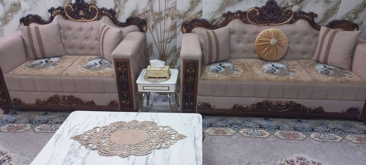 تخم طراز مصري تزكام قماش كتان مواصفاته 2 قنفات كبيرات وقنفه واحده وسط واثنان كراسي مع 4 طبلات واحده كبيره و3 متوسطات الحجم السعر مليون و500 مع الطبلات مستعمل اقل من 6اشهر نظافه فول العنوان كربلاء المقدسة للاستفسار الاتصال ع الرقم*********** ومتوفر واتساب وماسنجر
