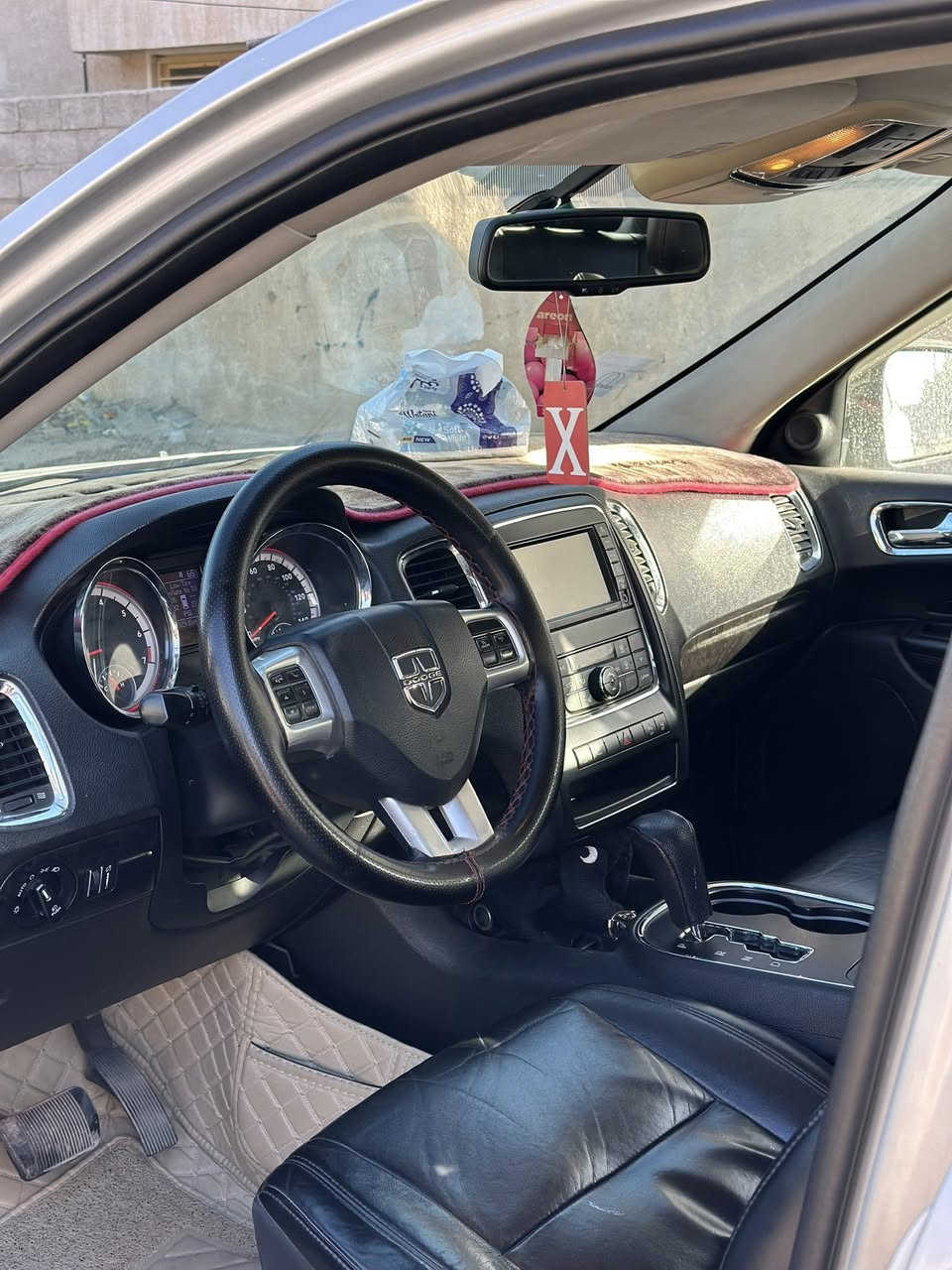 السلام عليكم
مكلف بالنشر

دورنكو 2013 

خليجي

ماشيه 93 الف ميل 

هيمي 8 سلندر

رقم بغداد

مواصفات : كشنات جلد / تدفئه وتبريد بالكشنات  / بانوراما / مثبت سرعه/ تبريد ٣ قطع / لايتات زينون 

السعر 210$ وبي مجال بسيط للشراي 

للتواصل 

***********
