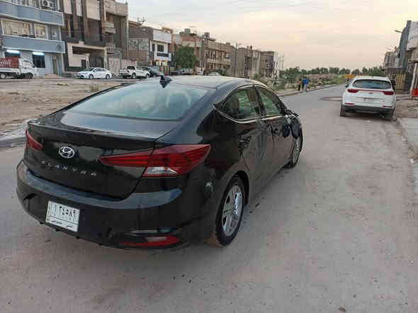 النترا موديل 2020 رقم مثنئ معوقين السياره بيها حادث بيها جفيها موضح  بل صور أبيعها على حادثها مكينه كير جداد شغاله وتمشي سعر 77 وبيها مجال بسيط مكان السياره بغداد الجديده وشراي يتصل ***********
***********
