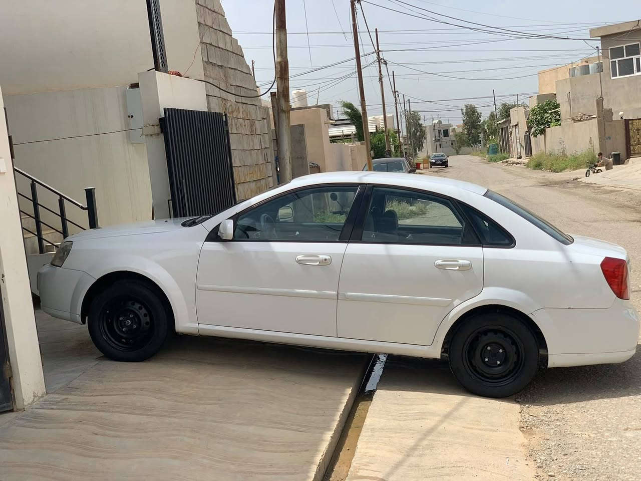 للبيع اوبترا موديل 2009 اوتماتيك شرط كير محرك تبريد سيارة بيها شبرين صبغ اب هلال خلفي وشبرين صبغ باب سايق بدون دواخل سيارة جاهزة من كل نواحي سنوية وهزة جديد بيها دفتر بنزين سعر 73 ورقة مكاني كركوك شراي خابر ***********3
