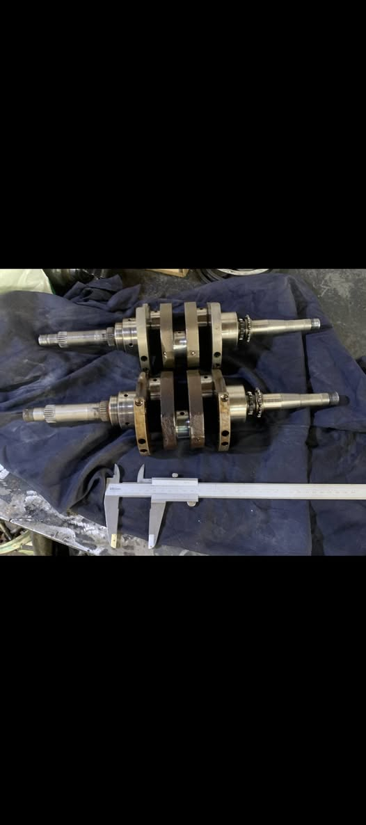 كرنكات تي ماكس واحد ستندر والثاني كصه ١٠ للبيع 
وكلج دهن اصلي وكاله وكلج امامي مالوسي مكاني زعفرانيه


**إذا كنت صاحب هذا الإعلان وتريد حذفه لأي سبب، رجاءا أرسل رسالة إلى الدعم الفني**