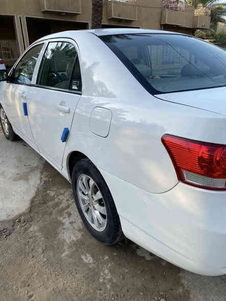 السلام عليكم 
Byd G3 2012 
السياره كير ومكينه بلاديه 
بيها بارد قليل وتكحيلات 
المكينه بيها بدايه تبخير بدون نضح ولا تنقيص 
السعر 60 وبيها مجال قليل مكاني بغداد  
***********
