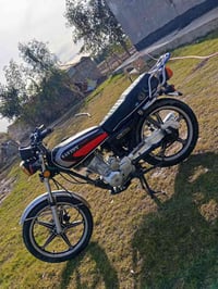 للبيع  425 وبي مجال  0787 830 1733