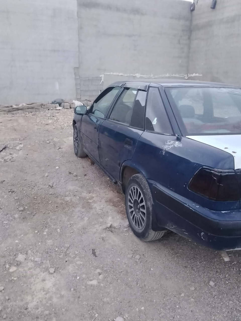 سلاوتان لیبیت ئە م داوی بوفروشتن 
مودیل 93
مە کینە شانزە ی قایش بان
ئاڕم بلاستیک سلیمانی

گە رمی ئیش دە کات 
چوارتایە ی لوکی لە ژیرە 
مالی دوستە بی مە سرە فە
شوین کەلار سمود 
سغر بەلاشە تەنیا 12وەرەقە 
***********
کورینەوەناکەم
