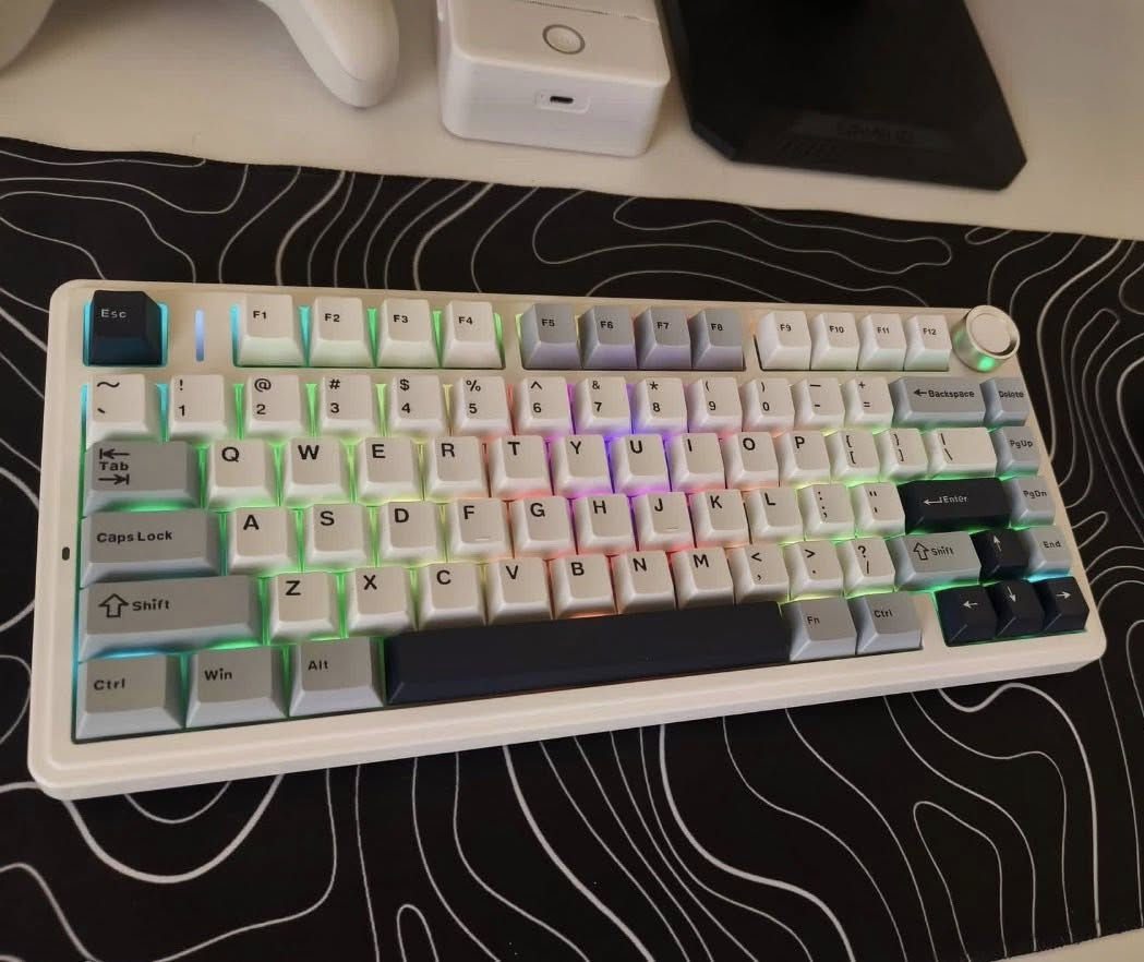 سلام عليكم كيبورد aula f75 معروف بمواصفات⚒️
غراض كامل ويا كارتون و كيبل و سوجات إضافي 🧬
ربط 3 طرق :- دنكل و سلكي و بلوتوث .
يدعم جميع الأجهزة كونسل و البيسي 🔥
بطارية  بقوة 4000🔋 
حجم %75 ⌨️
السعر :- ٦٠ و بي مجال للطيبين 💸
عنوان :- كركوك 📍
خاص مفتوح للجميع 🤍


**إذا كنت صاحب هذا الإعلان وتريد حذفه لأي سبب، رجاءا أرسل رسالة إلى الدعم الفني**