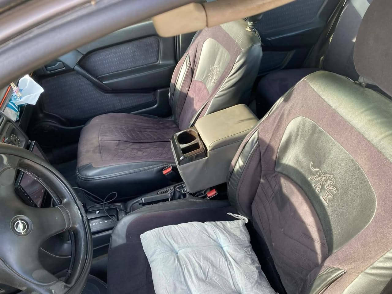 اوبل فكترا للبيع موديل 1992 محرك 20 بلادي  كير توماتيك  جامات كهربائي قفل مركزي  سلايت باتري وتايرات وطخم وصدر ودوشمة جديد شاشة وكاميرا  السيارة باسمي سنويه وهزة وفحص كله كابون بانزين جديد   رقم اربيل
***********
***********
