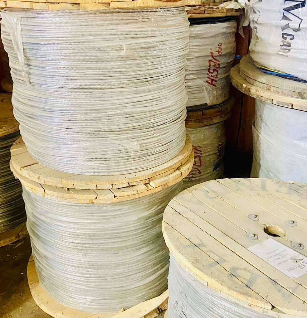 ♦️يعلن مكتب ومعمل الرافدين عن بيع الاعمده الكهربائيه ذات الضغط الواطيءوالعالي المدور والمشبك 
والاسلاك والضفائر  
كافه الاحجام والقياسات للطلب والاستفسار الاتصال على الرقم  
 ***********
*********** واتساب
المكان بابل ويوجد توصيل الى كافه المحافظات
