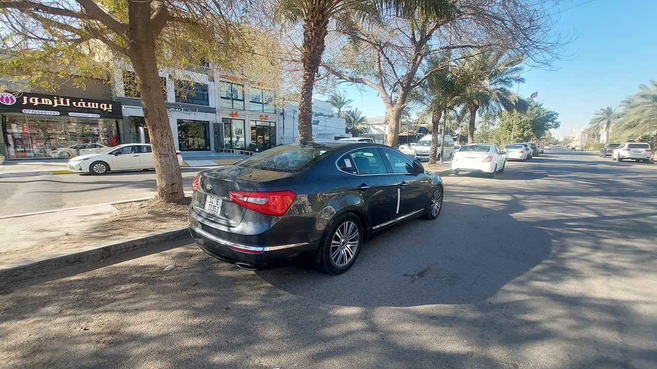 السلام عليكم ،كيا كادينزا 2015 Limited فول مواصفات ما عدا الفتحة وارد امريكي
كيا كادنزا موديل 2015 فئة (Limited)

​المواصفات والتفاصيل:

​المحرك: 6 سلندر، حجم 3,3 GDI.

​المواصفات: فول مواصفات الـ Limited (كراسي جلد، شاشة، كاميرا، تحكم ستيرن، بصمة، تبريد قطعتين، حساسات، مثبت سرعة، APS, TCS...) ما عدا الفتحة.

​الحالة : الكير والمحرك مكفولات(نضاف جداً) والسيارة جاهزة من كل النواحي.

​الكهربائيات: شغال الكل 100% وبدون أي نقص أو علامات بالدشبول 

​الحادث: السيارة وارد أمريكي، وصور الحادث موجودة 

​المكان: [بغداد ،الدورة ، ابو دشير ]
السعر: 115 وبيها مجال / او مراوس حسب القناعة .
للتواصل: [***********] أو بالخاص.
