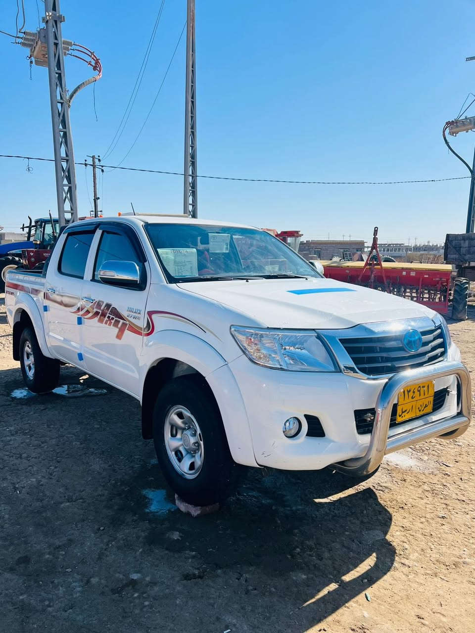 للبيع فورويل 2013 كير عادي
بانزين رقم اربيل تحول وكاله حاضر 
السعر 185 بيها مجال 
مكان واسط الزبيديه 
***********
