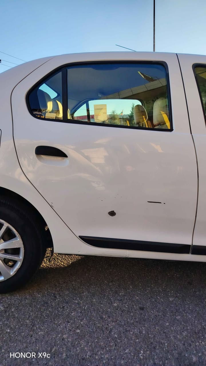 ڕینۆ سمبول ٢٠١٧
گێڕ ئۆتۆماتیک+عاد
١٦٤ هەزار ڕۆشتوە
گێڕ و مەکینە بە شەرت 
تەقە و رەقە بە شەرت
بۆیاخی نیە تەنها ٣ جێگا ساردی هەیە چەمەلەغی پێشەوە لای سایەقە دوو دەرگای دواوە 
تەحویل و غرامە بەشەرت
*********** السليمانية, العراق
