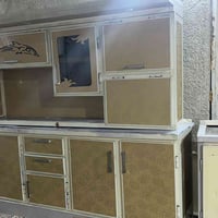 كاونتر ثلث قطع 300 مترين ونص وسنك متر ونص مكان قبله 07731926057