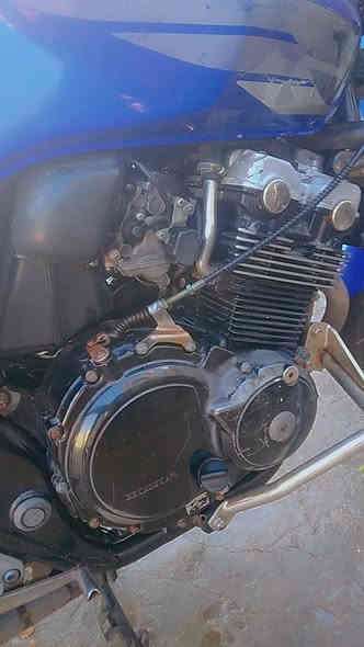 دراجة سي بي فور مكفولة كفالة عامة ودراجة اوراق كاملة وكمرك 
السعر 18 وبيها مجال للشراي المكان العمارة الماجدية الشراي يتصل 
***********
