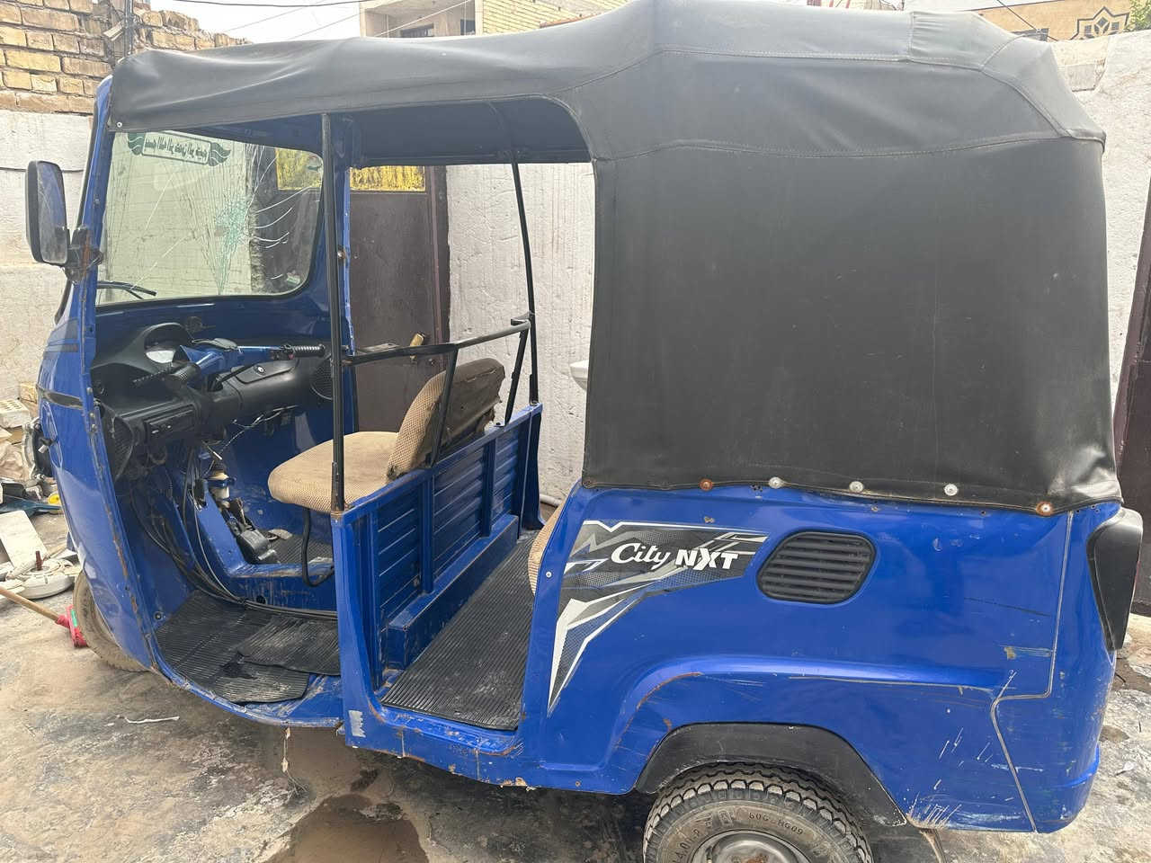 السلام عليكم
تكتك بياجو 
موديل 2021 
المكينة بلادية  ما مفتوحة فقط (بوشة وبستم) 
اوراق كاملة 
الكشر مثل ما موضح بالصور 
شغالة كاملة يحتاجلها شغلات مثل صليب وقمجي يحتاجلة تبديل وكم شغلة وذني ينزلن من السعر 
تجيب فيتر وتفحص 
رايدها ب 2500 وبيها مجال / العنوان بغداد 
*********** واتساب واتصال
