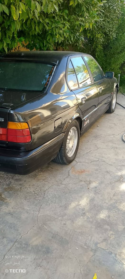 بي ام 525 للبيع بدون مراوس  موديل 1991 كير اوتو جام 4 كهرباء كير ومحرك بشرط بجم عريض فتحه سقف ويل مال صقر السعر  ٥٧   مكاني  فلوجه 
رقم موبايل *********** بي واتساب
