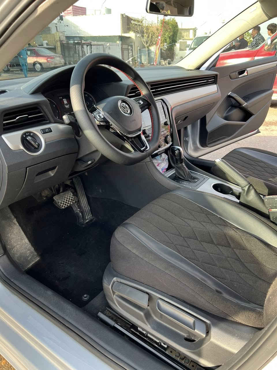 للبيع فقط 
فولكس وأكنّ باسات
مديل 2020
وارد امريكي 
لون سلفر
ماشية 63 
فئة فوول ماعدسلايت
قوة محرك 20 تيربو 🚀🚀
تبريد 
زينون
كامرة
رادار امامي 
رادار خلفي 
اشاير مري 
توقف ذاتي 
نظام كير اوتو + عادي 
ويل كروم 
تحكم استيرن جهتين 
نظام سماعات مظخم
ضررها قطعتين
نسبة نظافة ماشاءالله 90‎%‎
سيارة جاهز من كل نواحي 

سعر عل خاص


**إذا كنت صاحب هذا الإعلان وتريد حذفه لأي سبب، رجاءا أرسل رسالة إلى الدعم الفني**