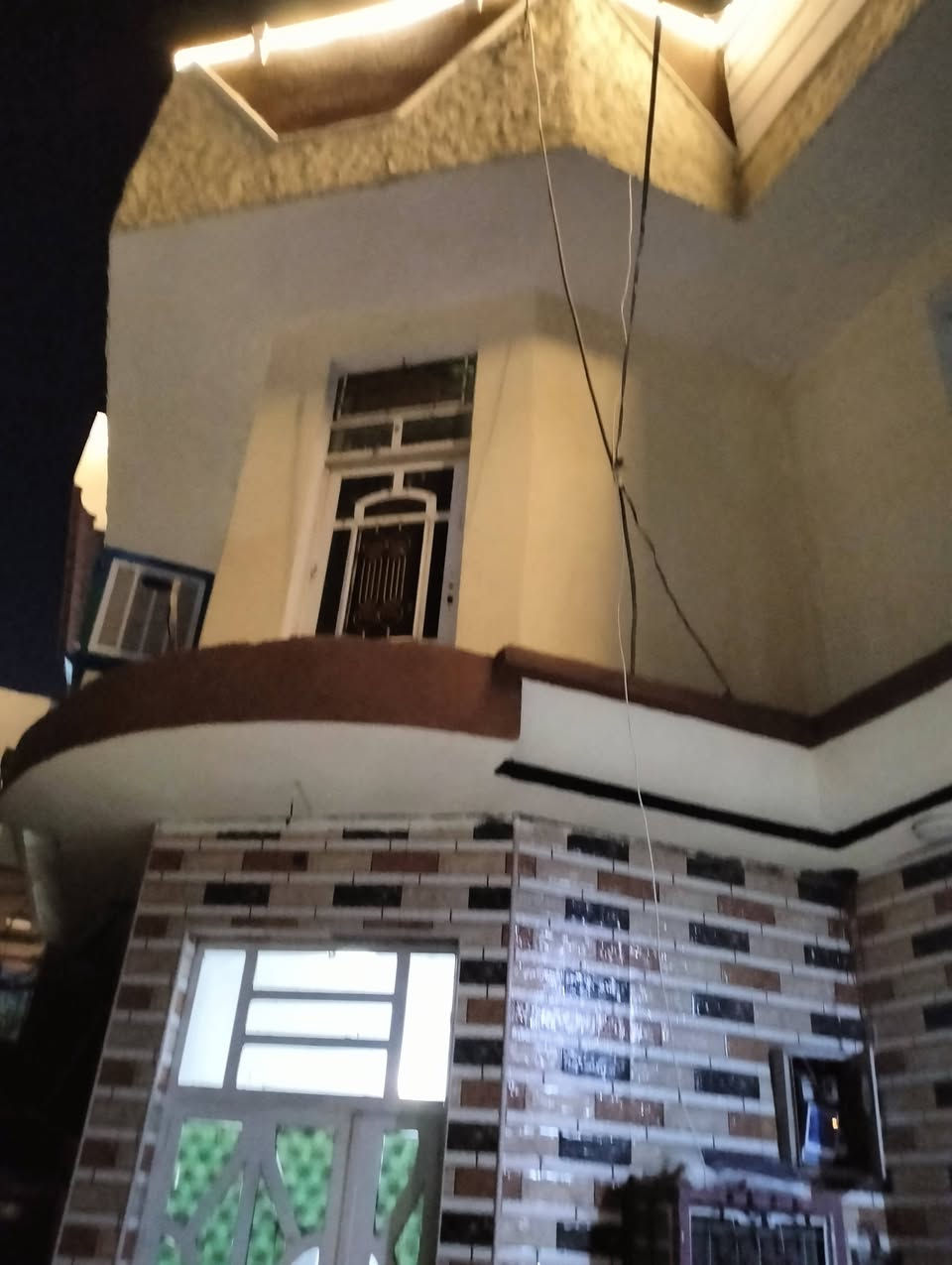 بيت للبيع 200متر في منطقة أبو خستاوي شارع الغسل يتكون من 5غرف نوم وصاله ومطبخ وكلدور ومجمعات صحيه عدد 2الاستفسار خاص او الاتصال
***********
