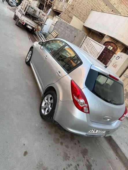 ياالله السلام وعليكم للبيع نيسان تيدا خليجي 2013 بغداد مكينة 1800 السيارة نظيفة كلش ومال بيت فقط صارن عدنا طخطخات بلكشر وصبغناها حزام وعندي صور الطخطخات هم  موجودة عندي السيارة بدون اي ضربة قوية حتى دواخل مابيها كلها على ايدي تخم تاير جديد صدر امامي خلفي جديد السعر ب82 وبيها مجال للطيبين العنوان بغداد البنوك للاستفسار اكثر *********** اخوكم ابو تيم بغداد
