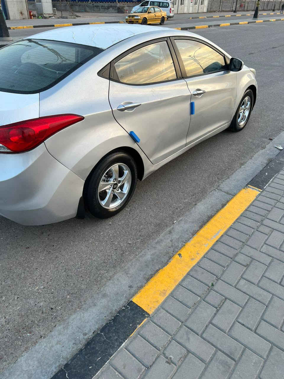 سلام عليكم النتر افانتي 2012وارد كوري ما مكفوله من صبغ مكفوله من ضربه وعيب شرعي سياره جاهزه من كلش مكينه 1600دوش رقم بصره سنويه 2030 مكان سياره بصره سعر 86 رقم الهاتف ***********
