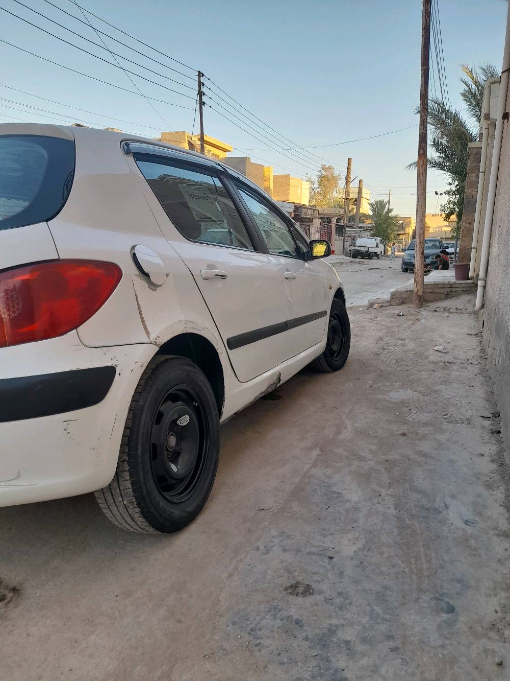السلام عليكم بيجو فرنسي 307/دزان 2008كير ومحرك1600 وتبريد خير من الله صدر جديد دبلات خلفي جديد داينموو وباتري جديد شاشه قايش داينمو وقايش تايمكيس جديد بس بيهه ضربه بصفحت العبري بدوسه سياره جاهزه رقم بغداد الماني  السنويه لسنه 2029 متواجد في جانب الكرخ واتساب ***********
السعر52وبيهه مجال
