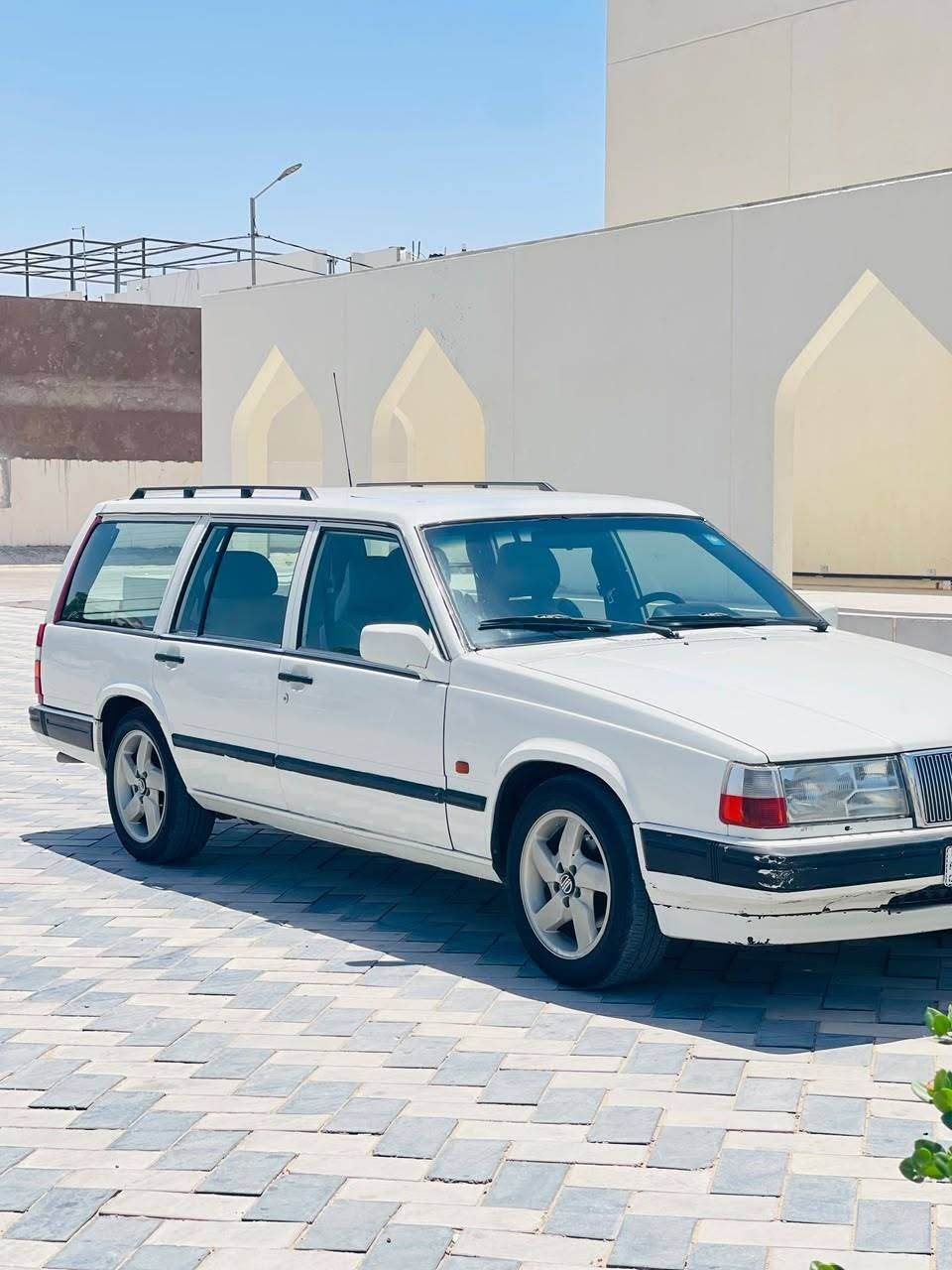 السلام عليكم فالفو للبيع موديل 1991فتحة سقف بريك نضامABSمكينه وكير وحداديه كله جديد تدفئه شغاله تبريد ثلج العنوان النجف حي النداءالسعر65وبيه مجال السياره بأسمي رقم دولي لسنة 2031للاستفسار اكثر***********
