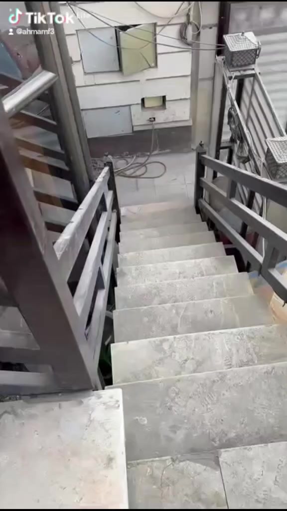 مشتمل معزول طابق الاول ٢نوم وصاله ومطبخ وحمام (اليرموك الحمراء م٦١٨ كهرباء خصخصة (***********
