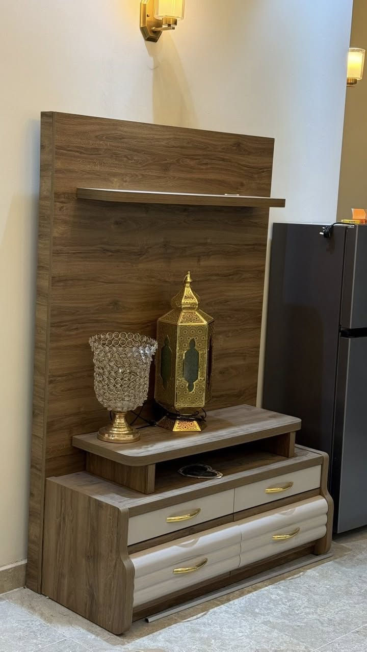 السلام عليكم....
غرفة مستعملة استعمال شهرين فقط، نظيفة جداً، الك حق تشوفها قبل لا تشتريها، سعرها جداً مناسب مقارنة بالمتانة،،، الفتح و الشد مو من ضمن السعر... للشراية اكو مجال بسيط، للأستفسار عن السعر و التفاصيل التواصل على الرقم 
المكان بغداد، زيونة
لطفاً من حضراتكم الشراي فقط يتواصل
*********** 
اتصلوا بالواتساب متوفر
