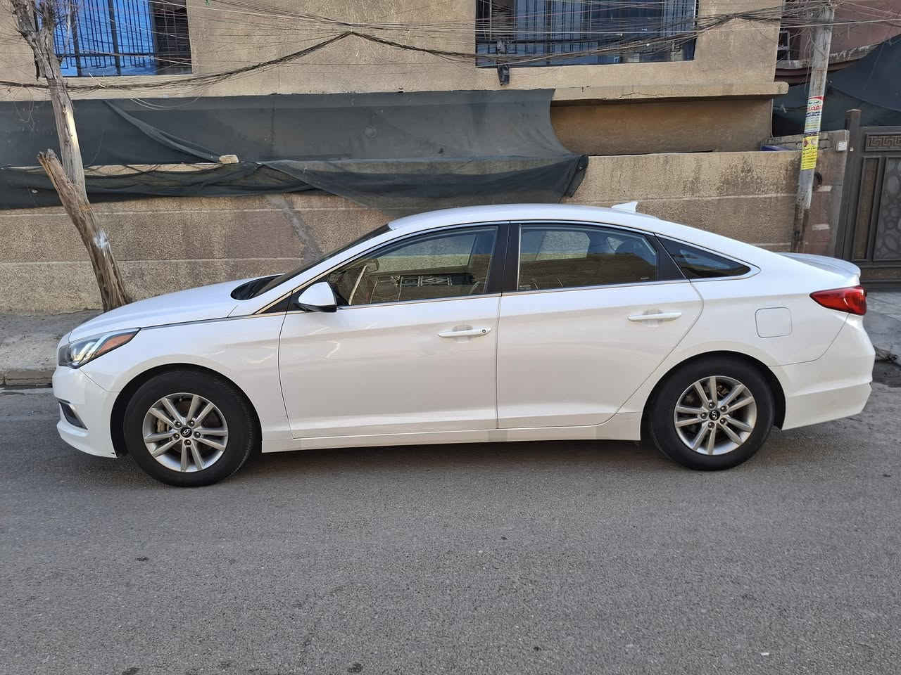 سوناتا 16 أمريكي سليمانيه بسمي كلين بدون حادث مكفول حتى الدعاميات ومكفول  من الغرق تقريرها موجود داخله زيرو للعراق..شاشه تاب كامره دواره ثلاث انظمه قياده مانع تزحلق تحكمات ستيرن جهتين ارضيه ومقاعد وجنطه مدوشمه جلد اربعه ويل كب محرك 2400 gdi  لا تنقيص ولا تبخير ماشيه  ١٢١٠٠٠ الف  صدر أمامي وخلفي نظيف جدا.
ملاحظه: السياره بيها تقشير بالصبغ بأماكن متفرقه وبيها شخط في باب السايق.
مكاني بغداد البياع  ***********
السعر  ١١٨ $ وبيها مجال.
