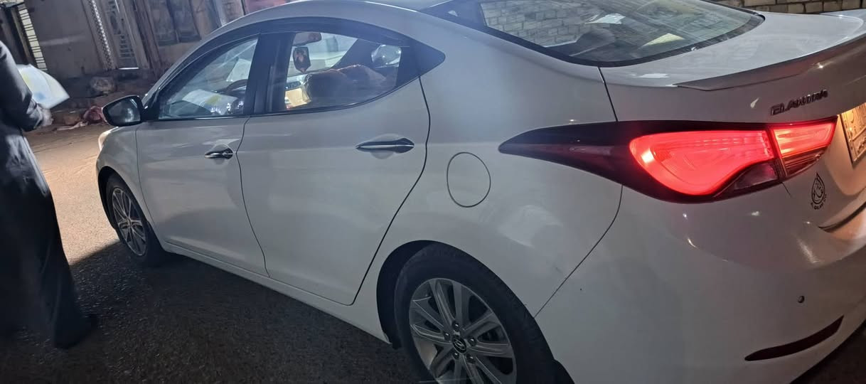 السلام عليكم سياره النترا مديل 15سياره جديده ومكفوله بس بارد  بيهه بدايد صوت بطل  السونار اتصل السعر ١٢٥ ع، قم ***********
