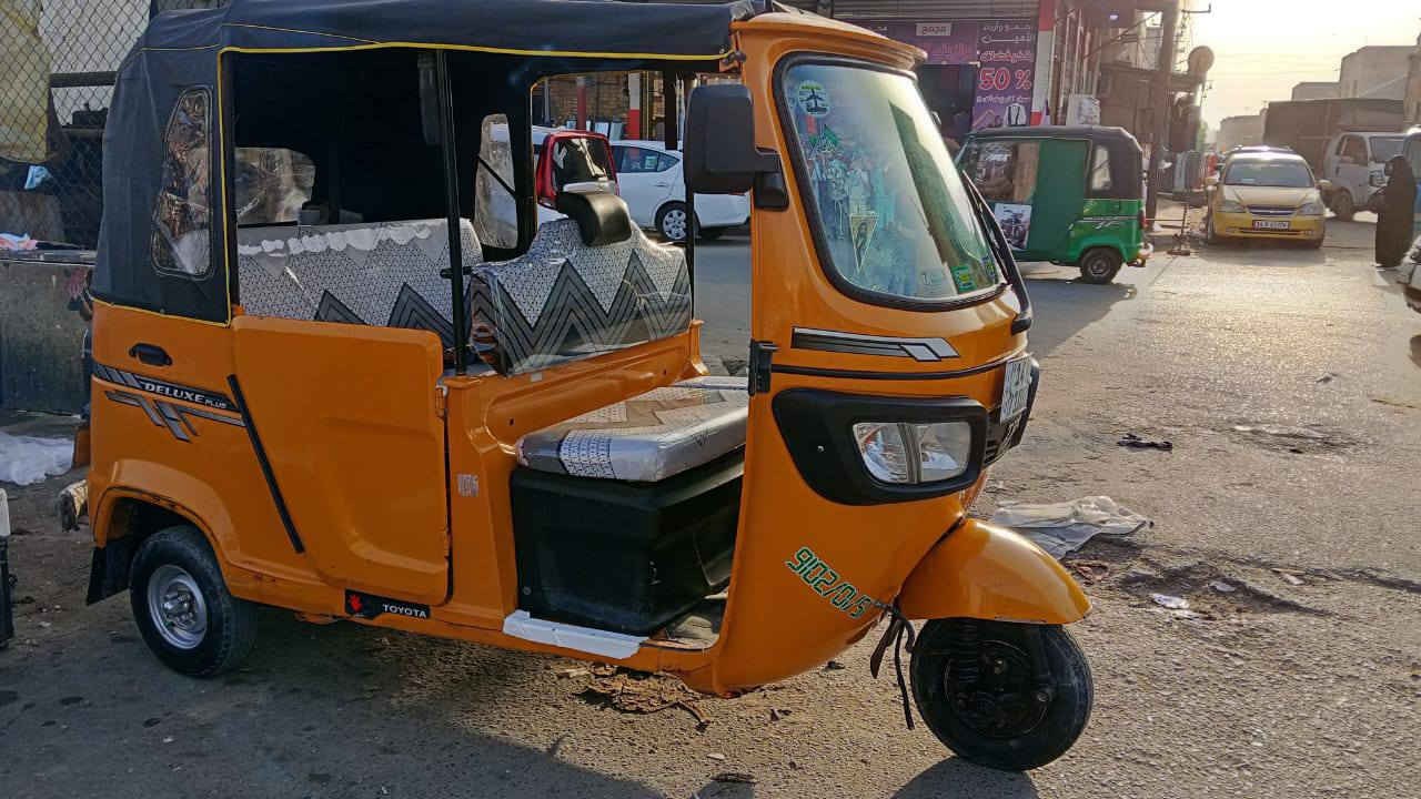 سلام عليكم تكتك تي فيس 22 رقم نكليزي كفاله عامه والي يريد يتصل ***********
