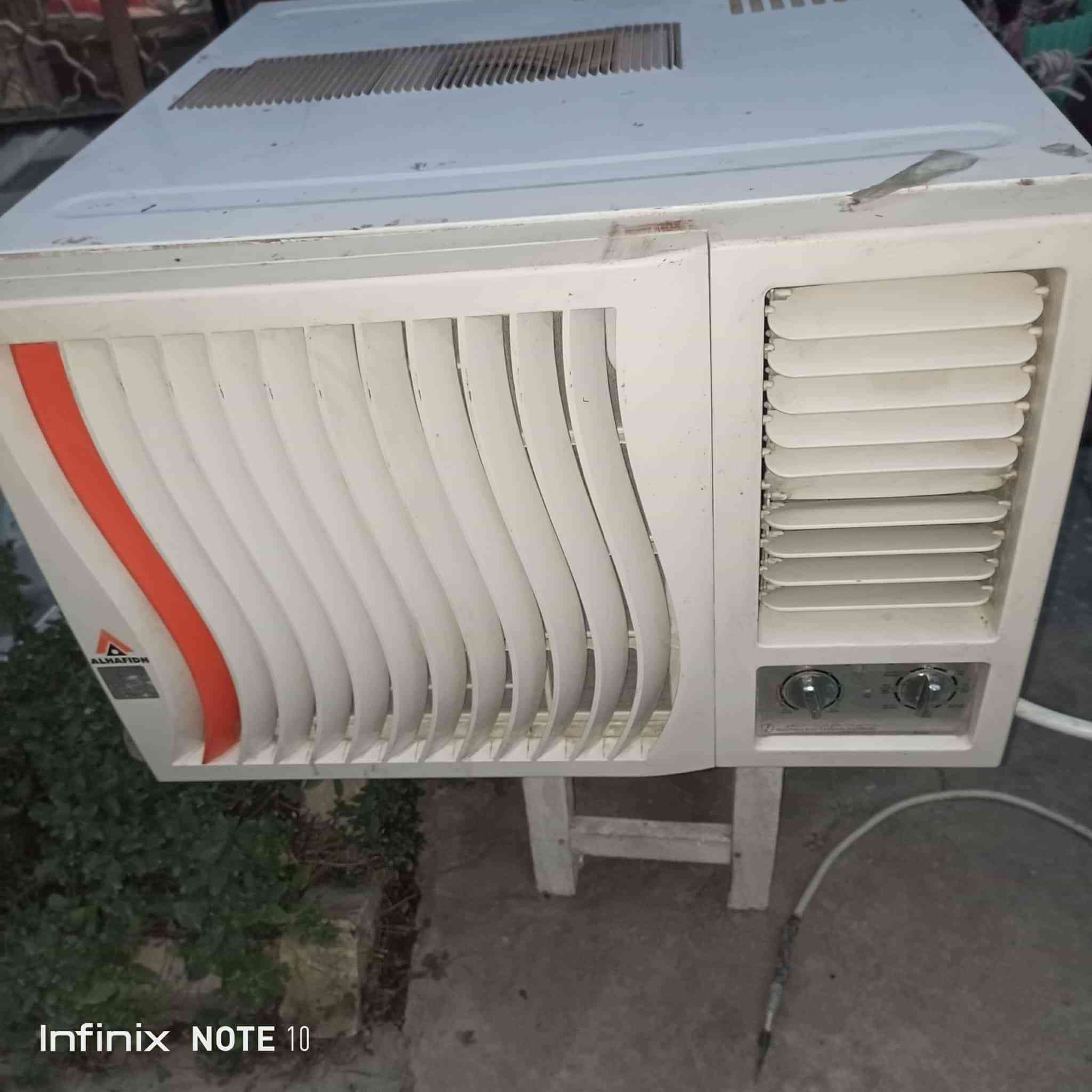 مكيف نوعية الحافظ 2 طن نضيف كلش تدفئة وتبريد أبلادي ماطور ستندر السعر  225 عنوان بعقوبه التحرير الشراي يتصل عل الرقم ***********
